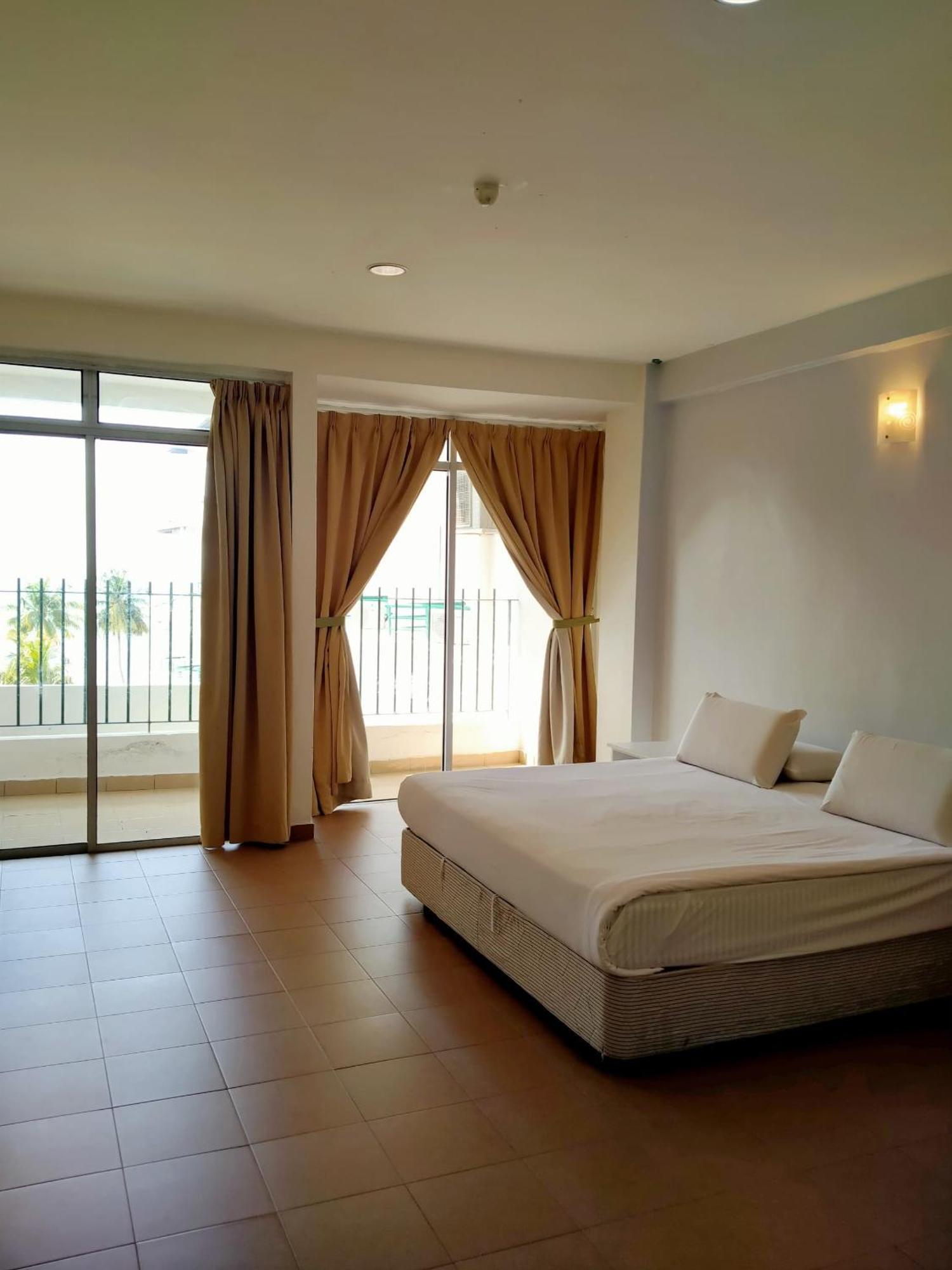 Akar Beach Resort Port Dickson Exteriör bild